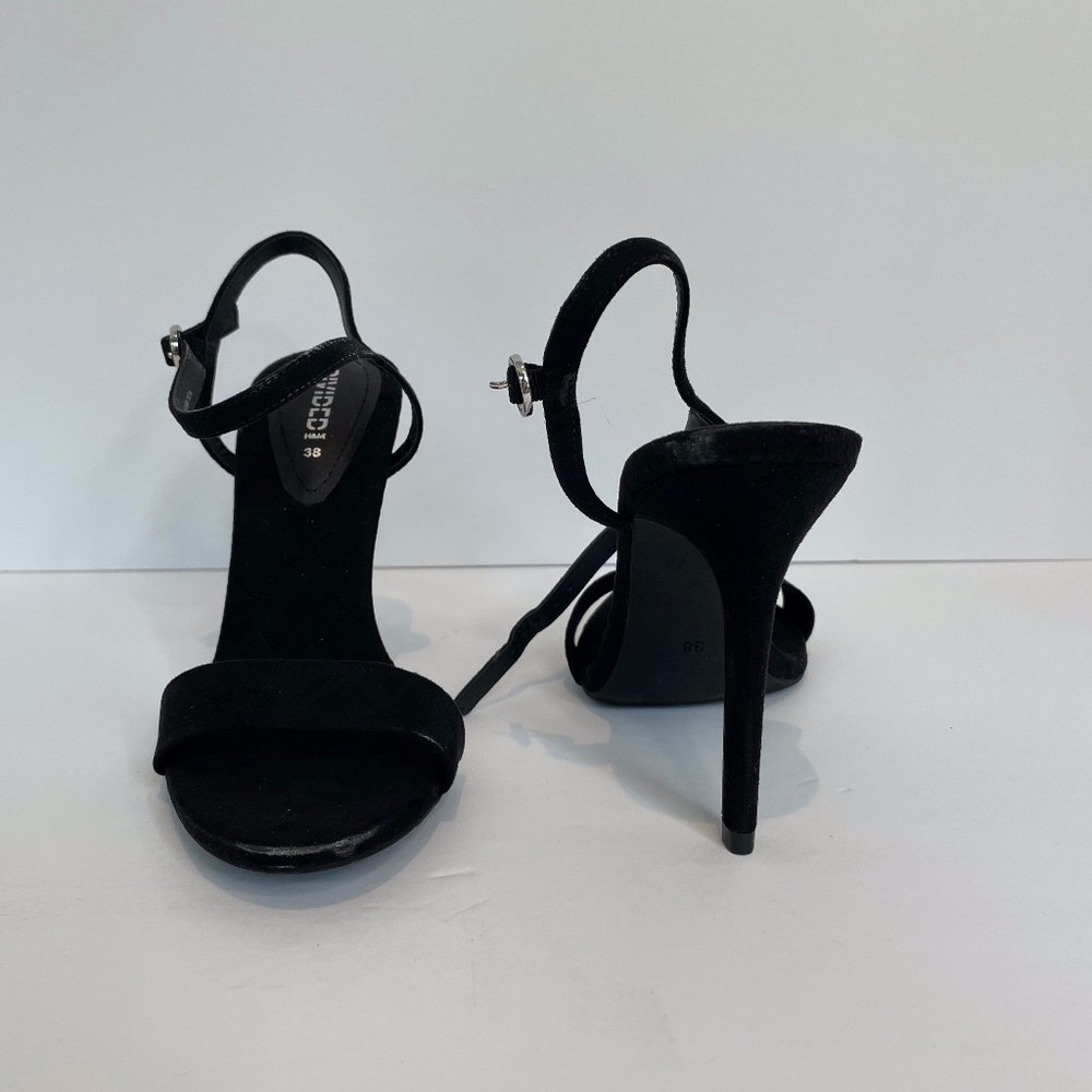 Black Strappy Heels size 7.5